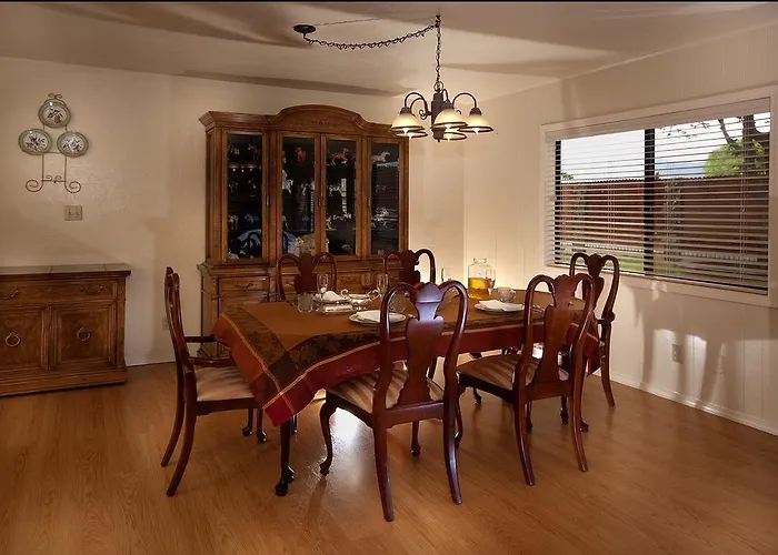 Desert Rose Bed and breakfast 3*
